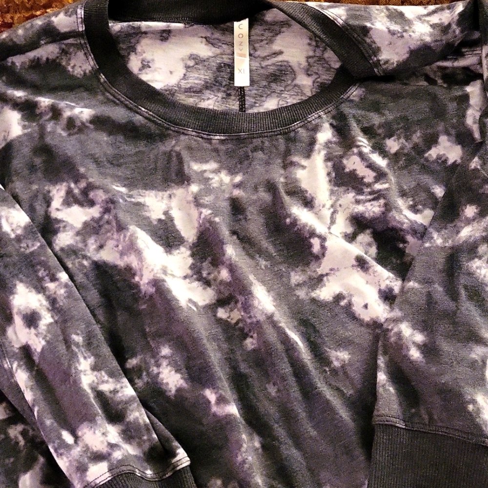 Long sleeve womens top size XL by Cozy Casuals